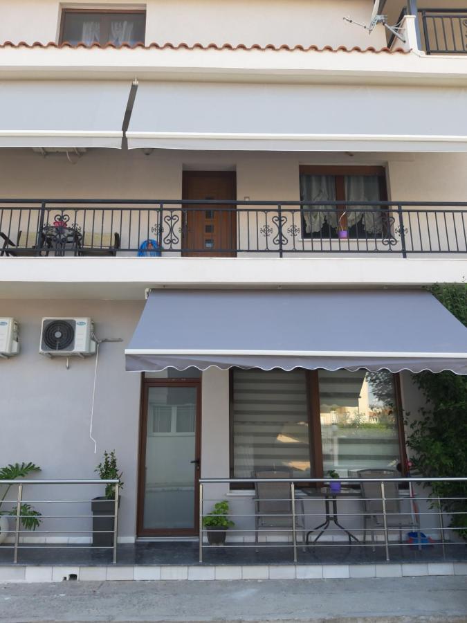Soula's Sunshine Blue Apartment *